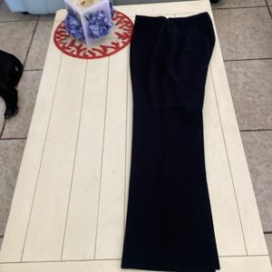 BLOW OUT SALEWomen’s straight leg slacks. Dressy in size 10 good condition